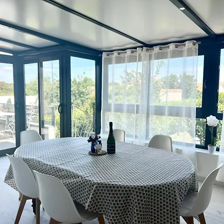 Guest house Le - Jolie Maison A 3*