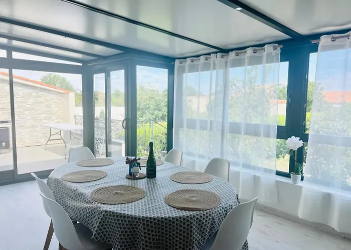 Guest house Le - Jolie Maison A 3*